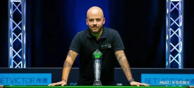 依然显现出 依然显现出